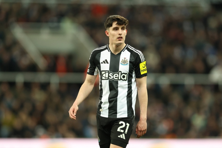 彩票合买-英媒：纽卡想和23岁右后卫利夫拉门托续约，阿森纳、曼城均有意