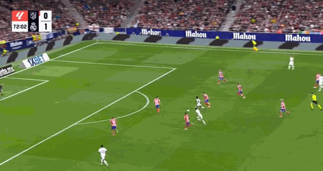 1727647291954042384.gif 【西甲】马竞1比1皇马,米利唐进球,科雷亚绝平