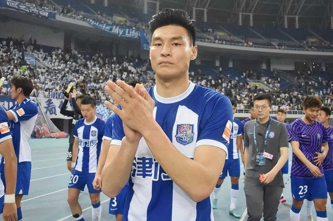 足彩-韩鹏飞已跟着蓉城冬训，为何网传他要回到津门虎，背后原因找到了