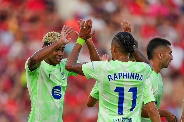 足球彩票-西甲9连斩！凌晨4点巴萨虐菜之战：三叉戟强攻 旧将反戈